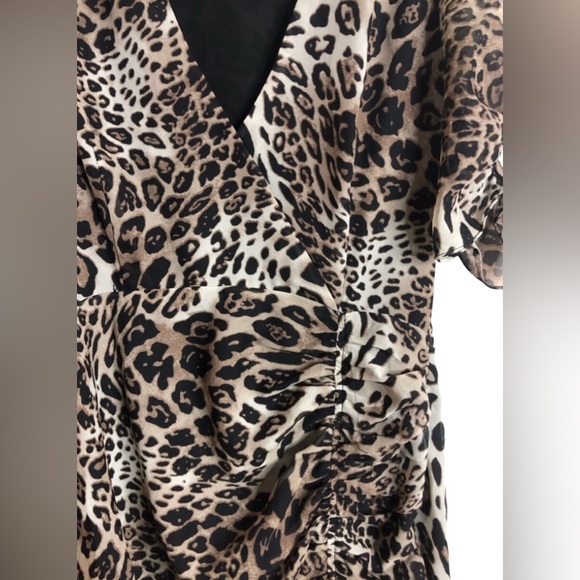 ASTR The Label Cheetah Print Side Tie Ruched Midi Dress Size Small - Picture 3 of 9